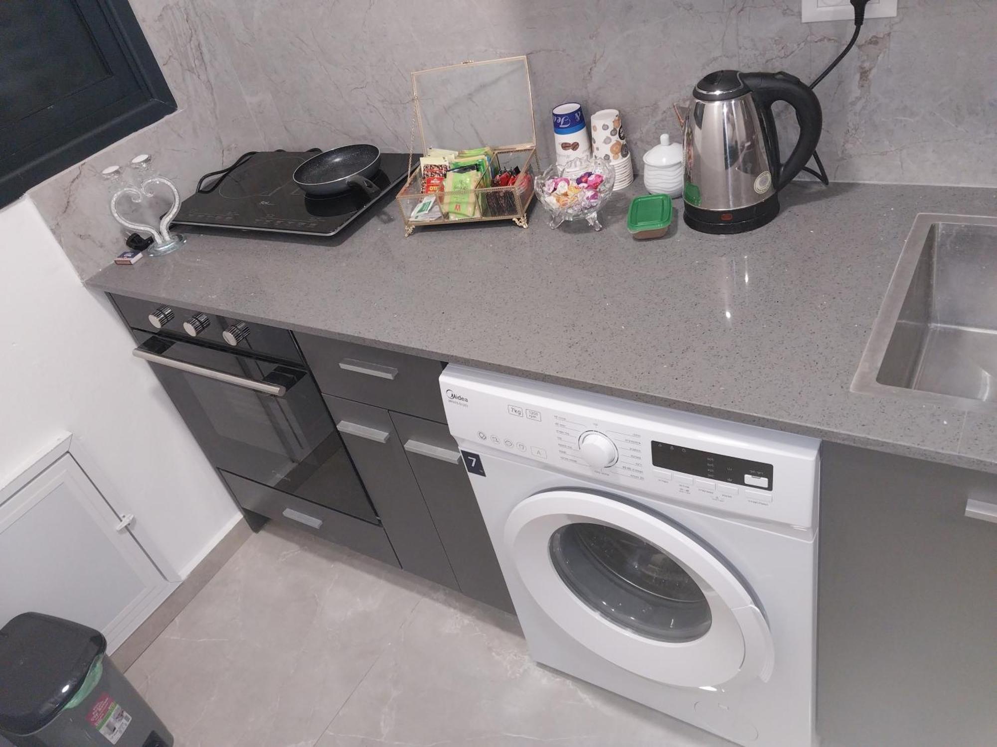 שירת דבורה בבני ברק Apartamento Giv'at Shemu'el Exterior foto
