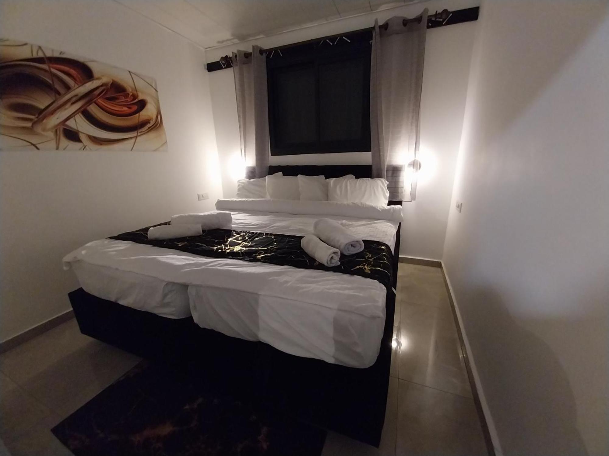 שירת דבורה בבני ברק Apartamento Giv'at Shemu'el Exterior foto