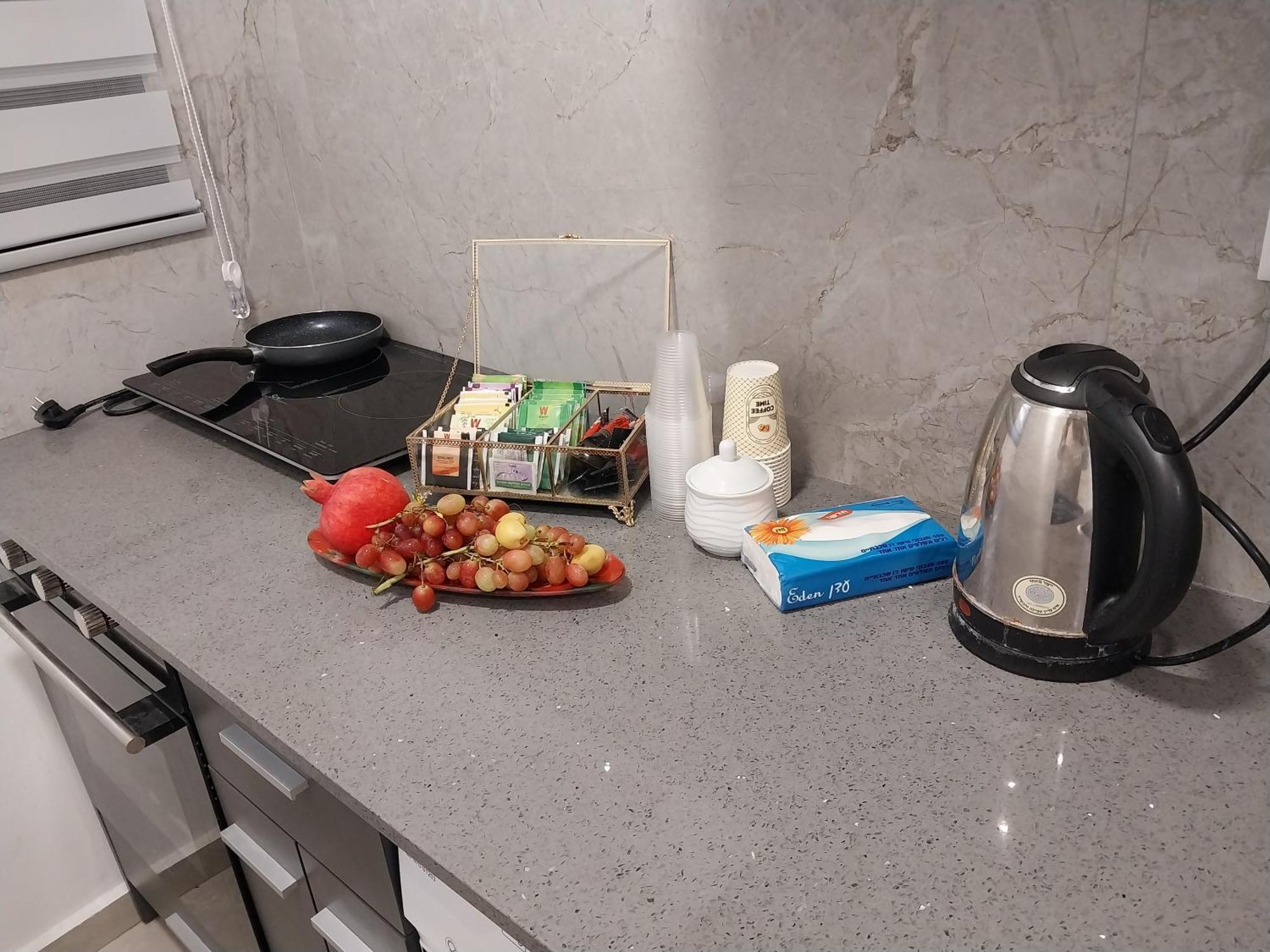 שירת דבורה בבני ברק Apartamento Giv'at Shemu'el Exterior foto