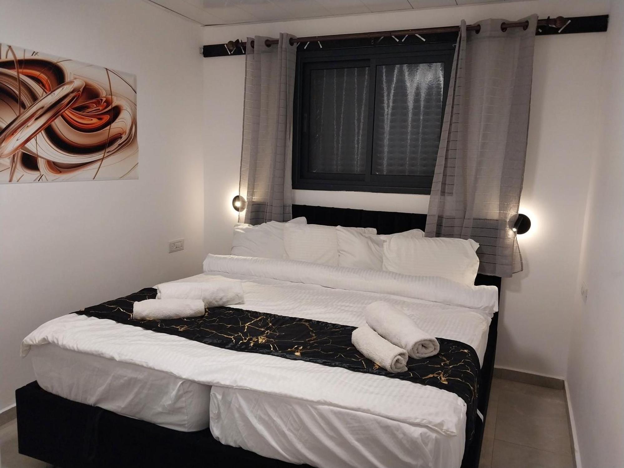 שירת דבורה בבני ברק Apartamento Giv'at Shemu'el Exterior foto