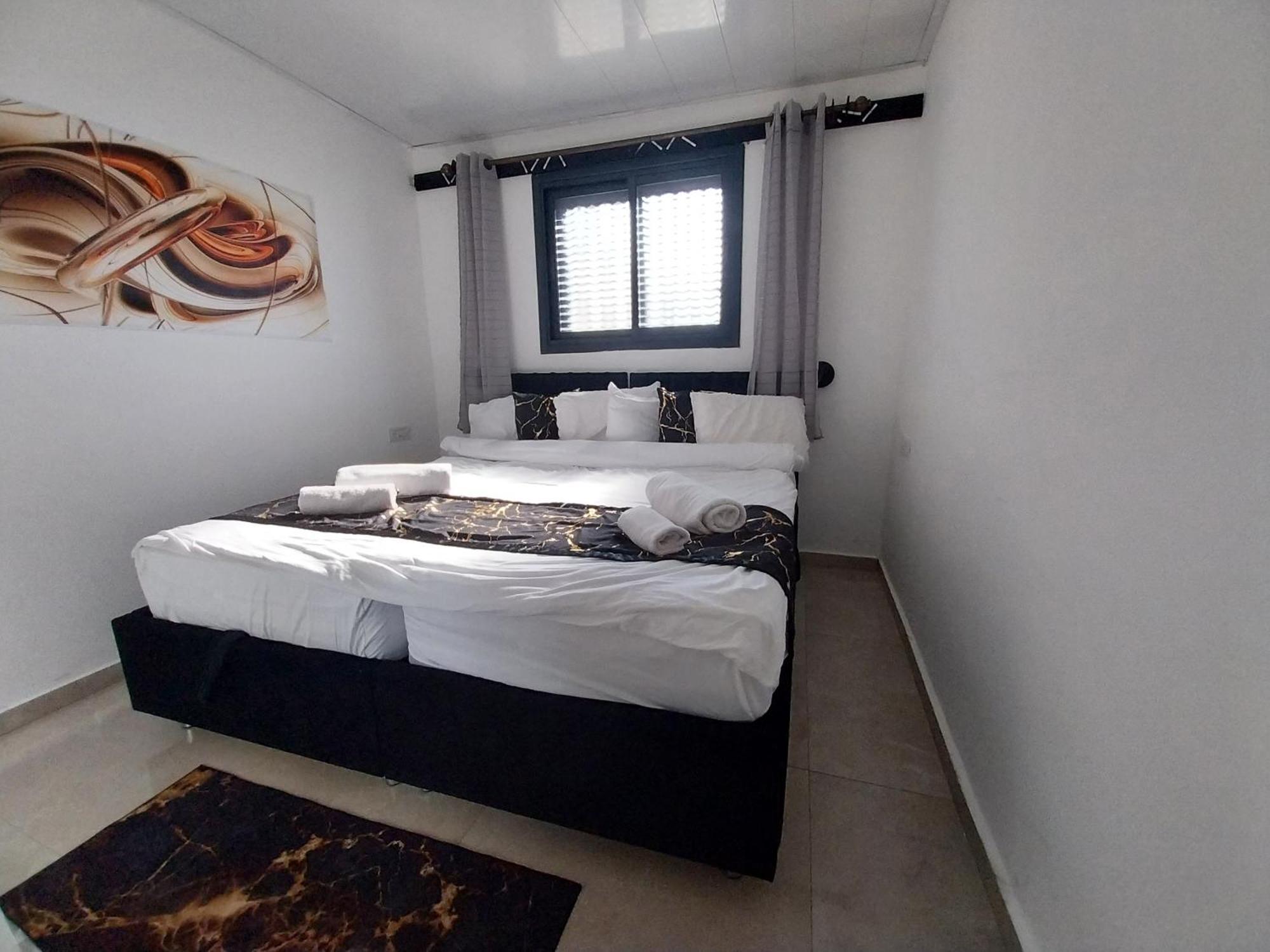 שירת דבורה בבני ברק Apartamento Giv'at Shemu'el Exterior foto